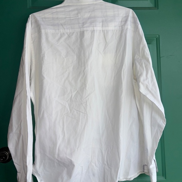 M.E.C & S men’s XL white top with silver design - Picture 6 of 9